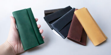 TIDYシリーズ最小最軽量の小さい長財布。紙幣を折らずに収納×分離型カードケース